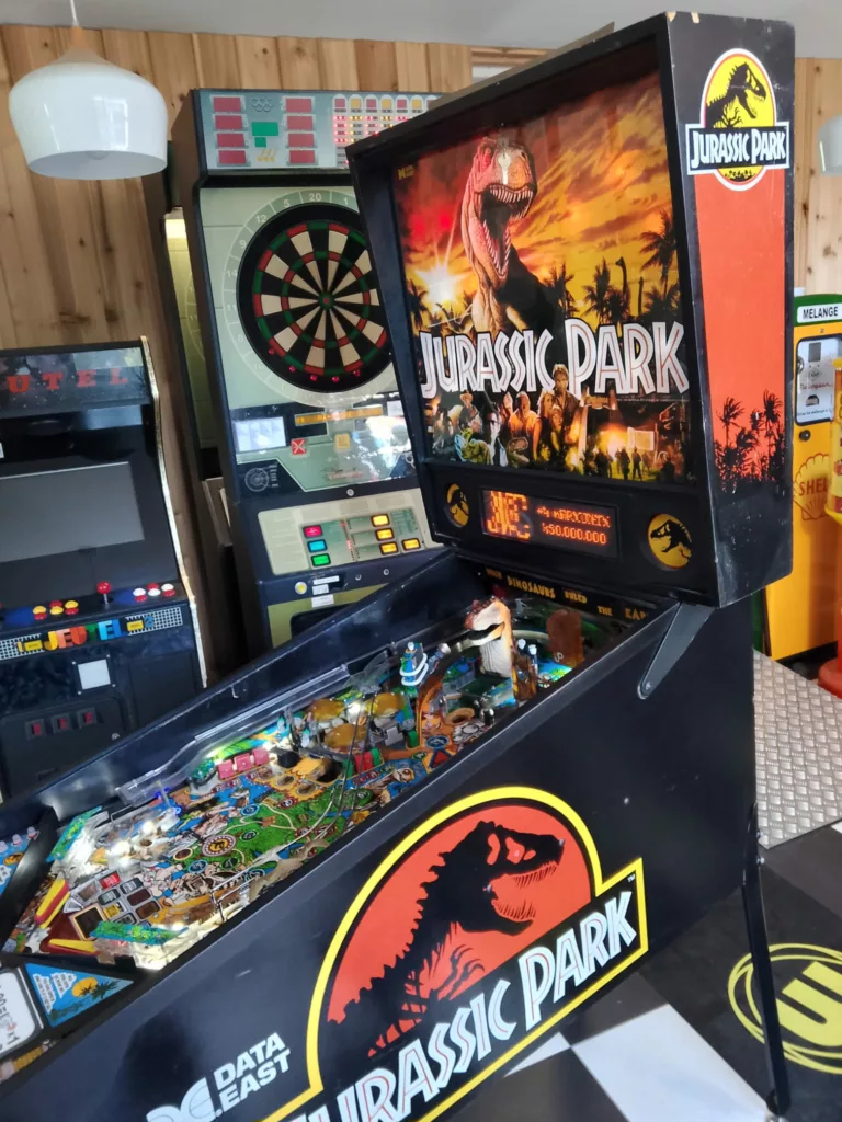 Flipper DataEast Jurassic Park 1993 vue de coté