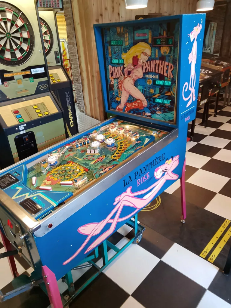 Flipper Gottlieb Pink Panther 1981 - vue de coté -