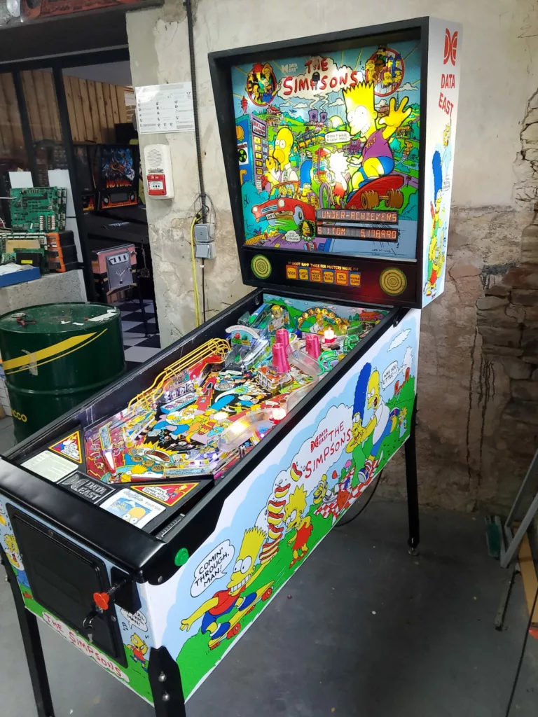 Flipper data east The Simpsons 1990- vue de coté-