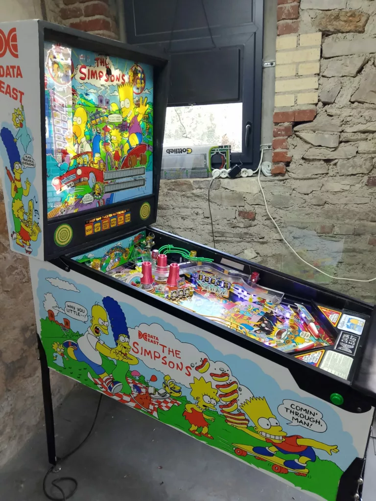 Flipper data east The Simpsons 1990- vue de coté-