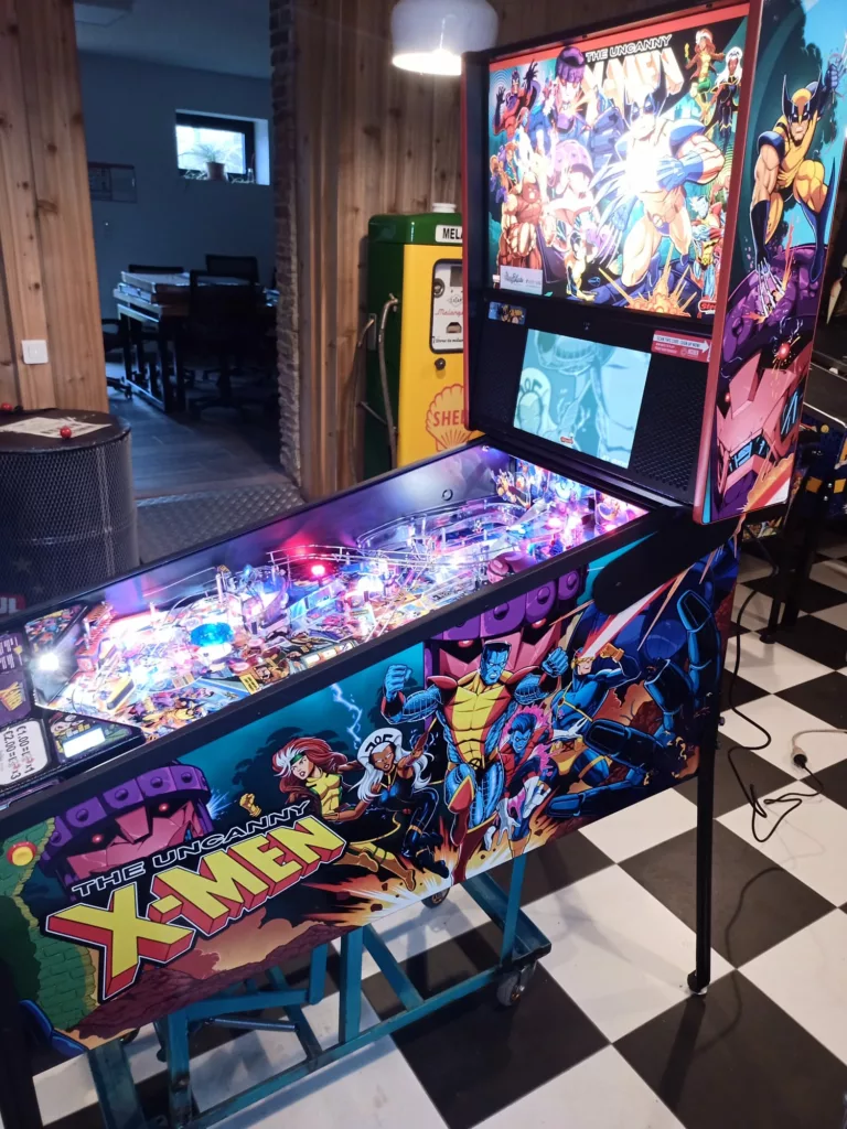 Flipper stern uncanny xmen 2024 -vue cote -