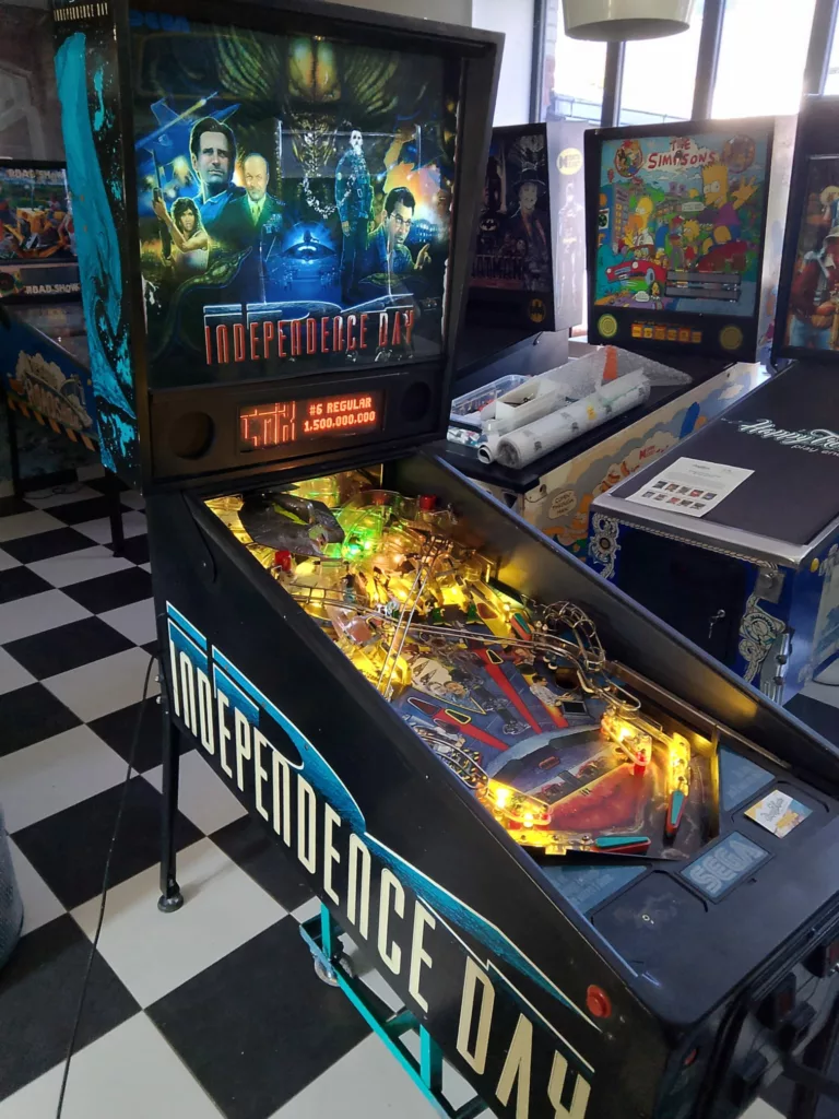 Flipper Sega Independance day 1996 - vue extérieure -