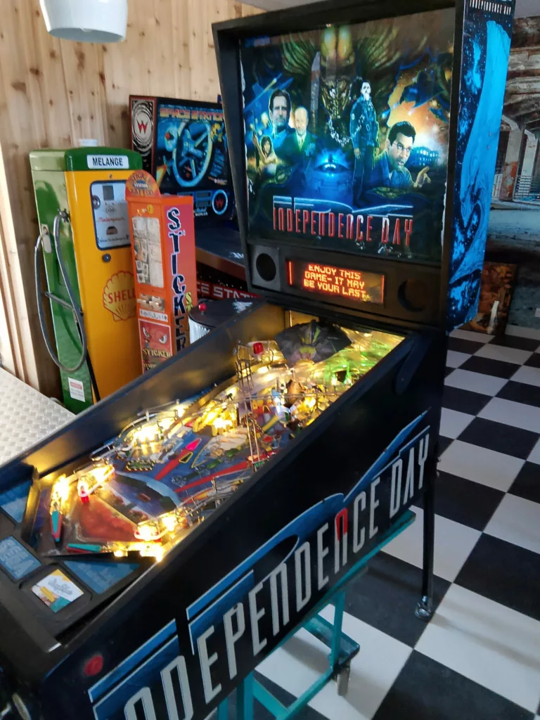 Flipper Sega Independance day 1996 - vue extérieure -