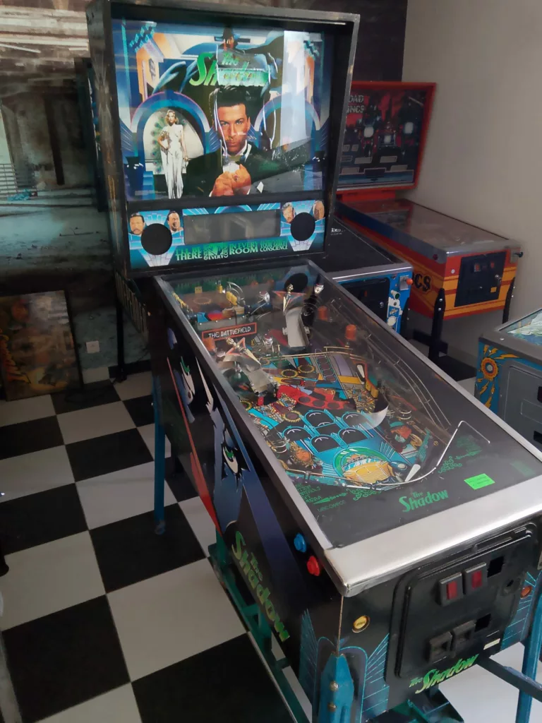 Flipper Williams the shadow 1994 - vue exterieure -