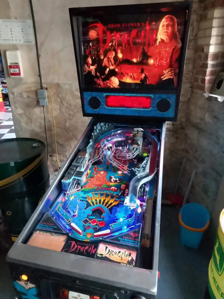 Flipper Williams dracula 1992 - vue extérieure -