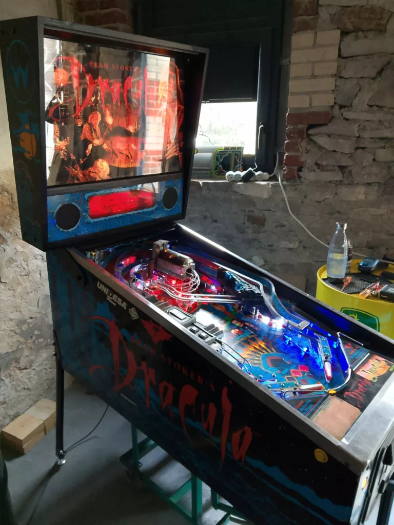 Flipper Williams dracula 1992 - vue extérieure -