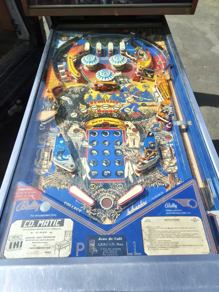 Flipper bally Frontier 1981 - plateau-