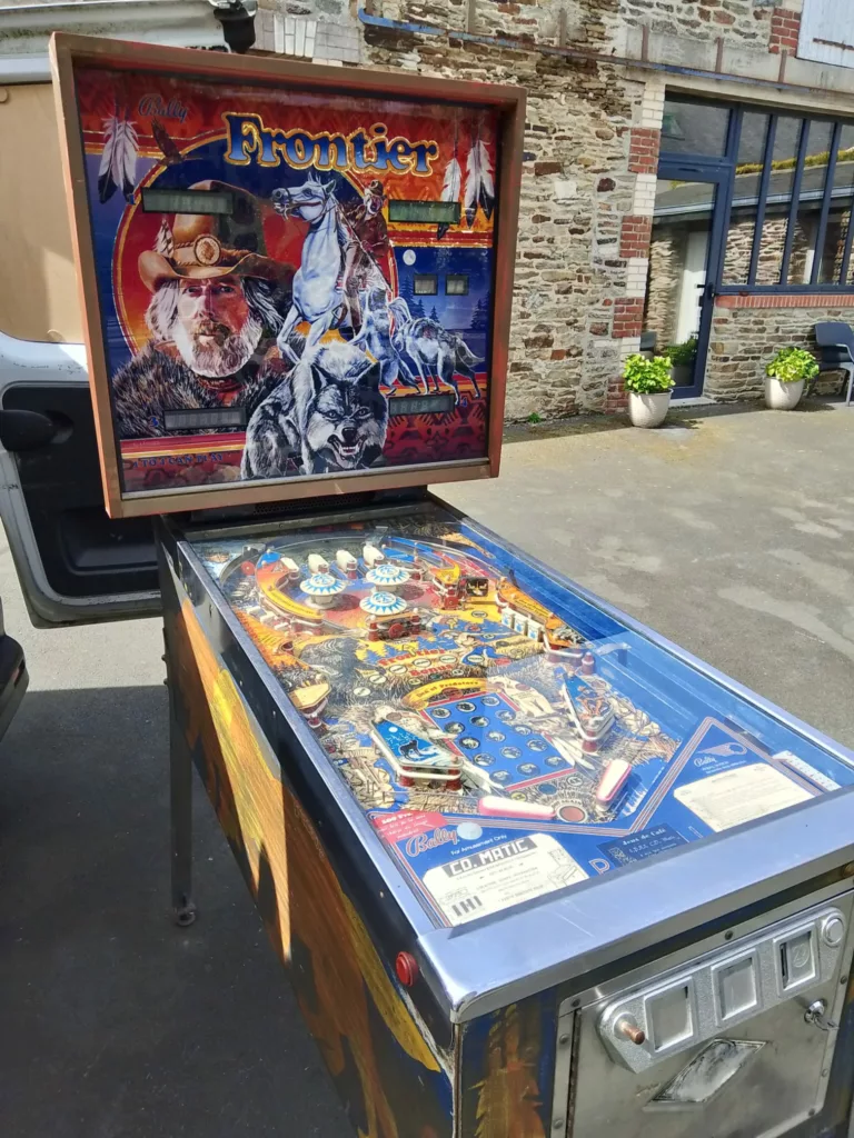 Flipper bally Frontier 1981 - vue exterieure-