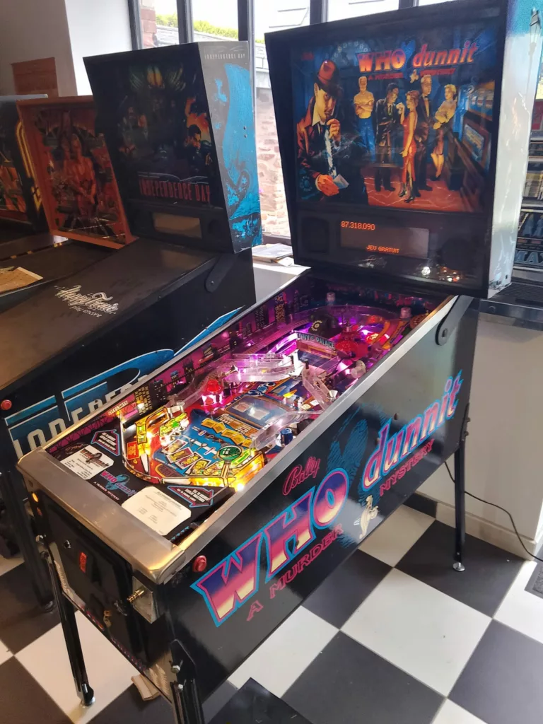 flipper bally who dunnit 1995 - vue de coté -